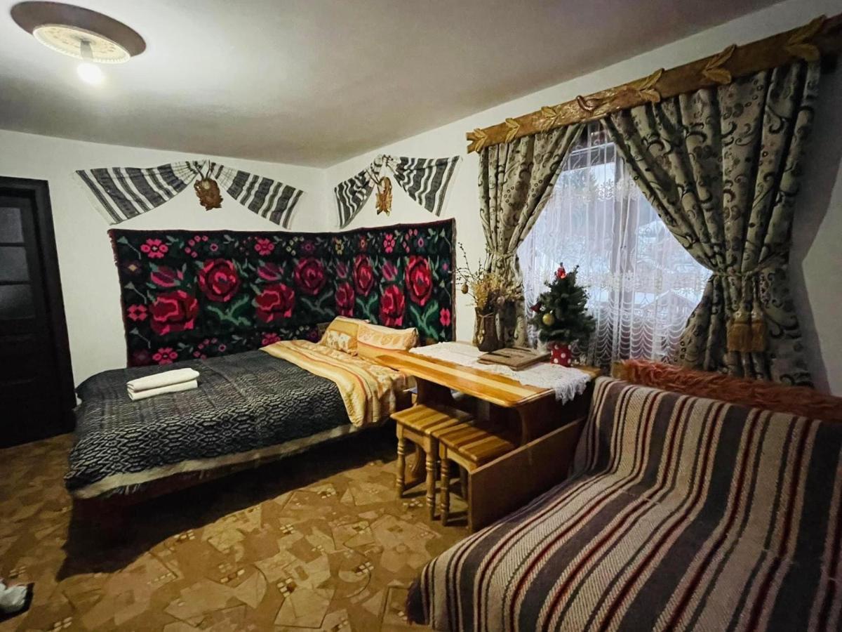 Pensiunea Agroturistica Casa Colinita วาตรา โมลโดวิเซ ภายนอก รูปภาพ